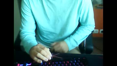 Snapshot of meks5544 chatting on October 19, 8:59 am meks5544 online show from October 19, 8:59 am