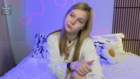 Mel online show from February 6, 3:27 am