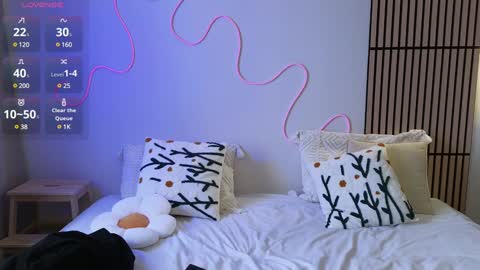 Mel online show from February 8, 8:09 am