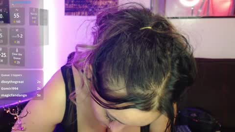 Snapshot of mel_raise chatting on December 3, 12:57 am mel raise online show from December 3, 12:57 am