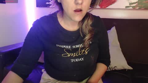 Snapshot of mel_raise chatting on January 9, 1:29 am mel raise online show from January 9, 1:29 am