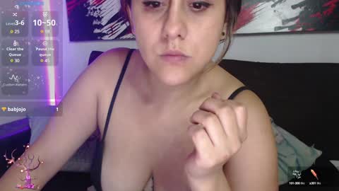 Snapshot of mel_raise chatting on January 11, 12:33 am mel raise online show from January 11, 12:33 am