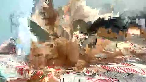 melahnie051002 online show from December 3, 1:35 am