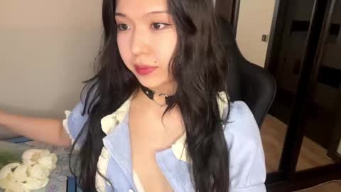 Snapshot of melana_love chatting on March 8, 11:16 am Melana online show from March 8, 11:16 am