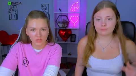 Snapshot of melani_bumm chatting on October 16, 12:28 pm melani_bumm online show from October 16, 12:28 pm