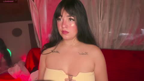 Snapshot of melani_sunny chatting on March 1, 6:43 pm Melani sunny online show from March 1, 6:43 pm