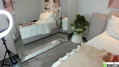 Melanie Baez online show from February 6, 6:51 am