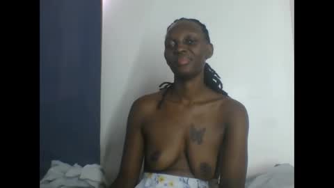 Snapshot of melanie_goddesss chatting on October 10, 11:09 am milly online show from October 10, 11:09 am