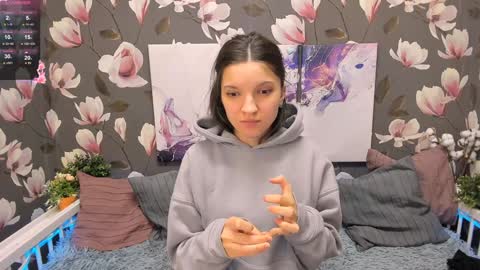 Snapshot of melanie_grant chatting on December 18, 11:56 am Melanie online show from December 18, 11:56 am