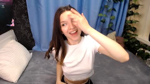 Snapshot of melanie_grant chatting on January 8, 12:15 pm Melanie online show from January 8, 12:15 pm