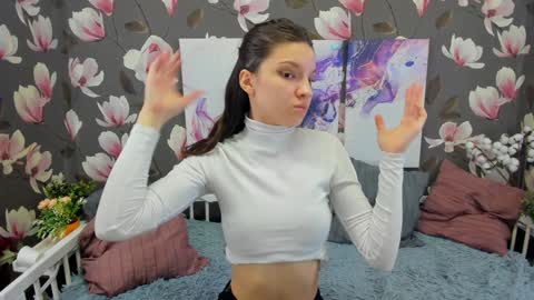 Snapshot of melanie_grant chatting on January 22, 11:23 am Melanie online show from January 22, 11:23 am