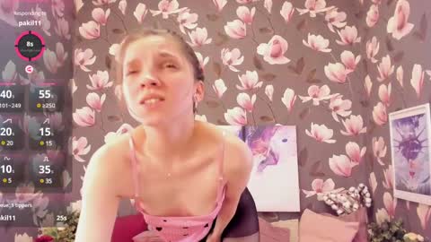 Snapshot of melanie_grant chatting on February 21, 4:37 pm Melanie online show from February 21, 4:37 pm