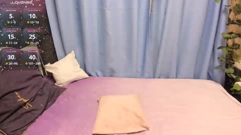 Snapshot of melanie_grant chatting on October 4, 9:07 am Melanie online show from October 4, 9:07 am