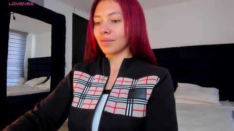 Melanie roux  online show from January 6, 12:20 pm