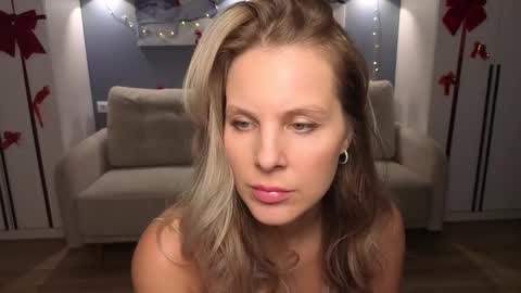 Melanie Bennett online show from January 5, 5:27 pm