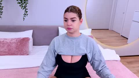 Snapshot of melaniecarterr chatting on November 7, 4:18 pm Melanie online show from November 7, 4:18 pm