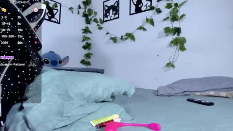 Snapshot of melanieecox chatting on October 25, 9:42 pm Melanie online show from October 25, 9:42 pm