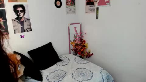 Snapshot of melanieev chatting on February 20, 8:47 pm mel online show from February 20, 8:47 pm