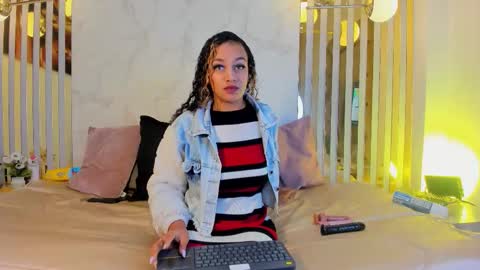 Snapshot of melaniegh_ chatting on September 9, 11:10 am Melanie  online show from September 9, 11:10 am
