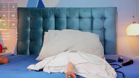 Snapshot of melanierioss_ chatting on January 7, 3:44 pm online show from January 7, 3:44 pm