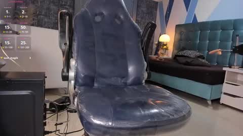 Snapshot of melanierioss_ chatting on January 30, 4:13 pm online show from January 30, 4:13 pm