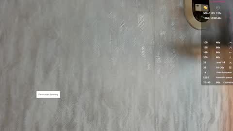 Snapshot of melanierioss_ chatting on October 4, 1:20 pm online show from October 4, 1:20 pm