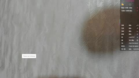 Snapshot of melanierioss_ chatting on October 12, 1:43 pm online show from October 12, 1:43 pm