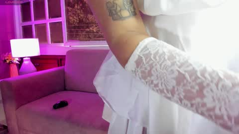 Melanie Roux online show from October 6, 7:44 pm