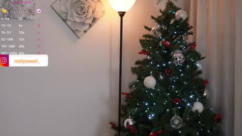 Snapshot of melanieryann_ chatting on December 8, 8:41 am Ig melysweet online show from December 8, 8:41 am