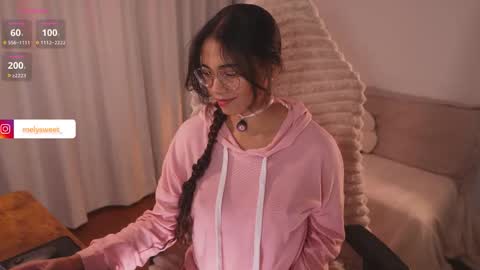 Snapshot of melanieryann_ chatting on November 6, 2:51 pm Ig melysweet online show from November 6, 2:51 pm