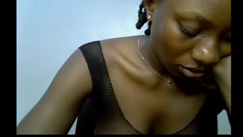 Snapshot of melanine_floral chatting on January 29, 10:01 pm Praiz online show from January 29, 10:01 pm