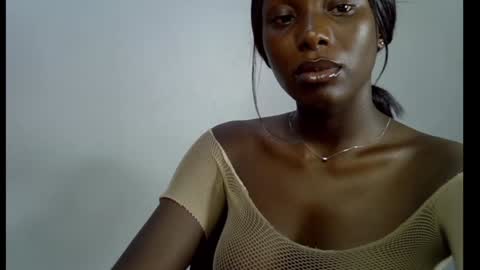 Snapshot of melanine_floral chatting on February 5, 10:33 pm Praiz online show from February 5, 10:33 pm