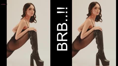 Snapshot of melany_hoffman chatting on February 21, 4:24 am melany_hoffman online show from February 21, 4:24 am