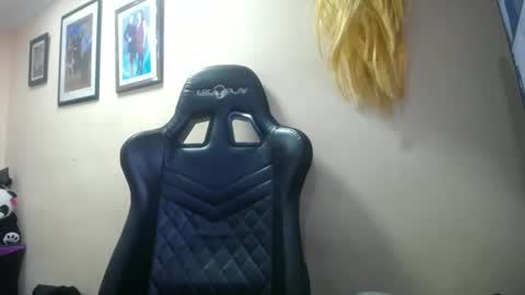 Snapshot of melany_isabella chatting on March 3, 12:48 pm melany online show from March 3, 12:48 pm