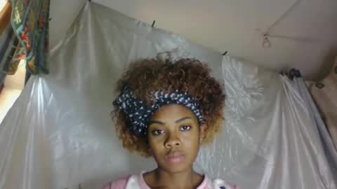 Snapshot of meliana98 chatting on October 16, 8:48 am meliana98 online show from October 16, 8:48 am