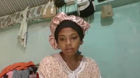 Snapshot of meliana98 chatting on December 17, 5:35 am meliana98 online show from December 17, 5:35 am