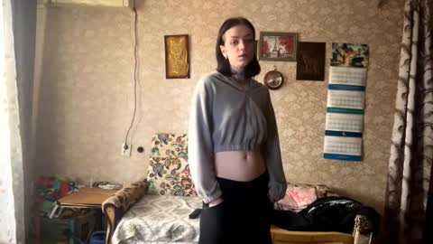 Snapshot of meliavoiles chatting on November 16, 10:21 am Emily online show from November 16, 10:21 am