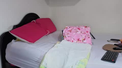 melihotxxx online show from September 19, 12:02 am