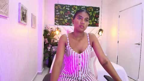 MELII EBONY online show from October 23, 11:31 am