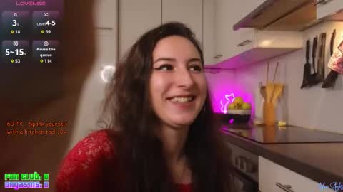 Snapshot of melinastyles chatting on November 28, 7:38 pm Melina Styles online show from November 28, 7:38 pm