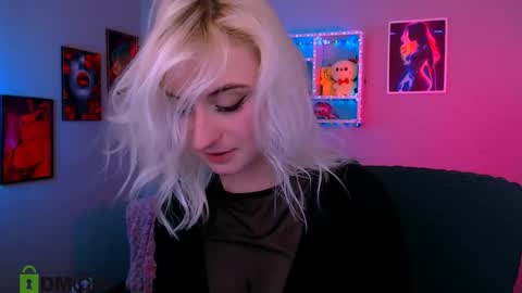 Melisa online show from April 18, 7:58 pm