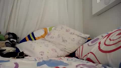 Snapshot of melishanton chatting on December 16, 11:32 pm melishanton online show from December 16, 11:32 pm