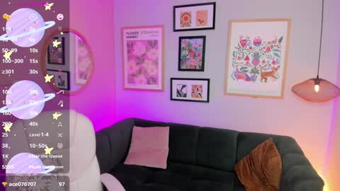 Snapshot of melissa_koster chatting on December 7, 8:44 am Melissa 3 online show from December 7, 8:44 am