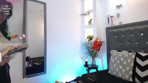 Snapshot of melissa_rhodes chatting on December 16, 9:53 pm Melissa online show from December 16, 9:53 pm