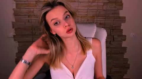 Snapshot of melissa_richardson chatting on February 26, 7:27 pm Melissa online show from February 26, 7:27 pm