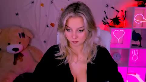 Snapshot of melissa_richardson chatting on October 20, 4:29 pm Melissa online show from October 20, 4:29 pm