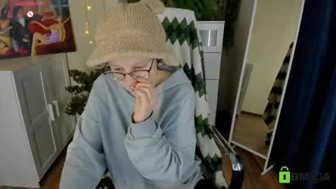 Melissa online show from December 14, 2:11 pm