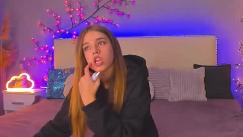 MelissaCrayzy online show from October 11, 4:55 am