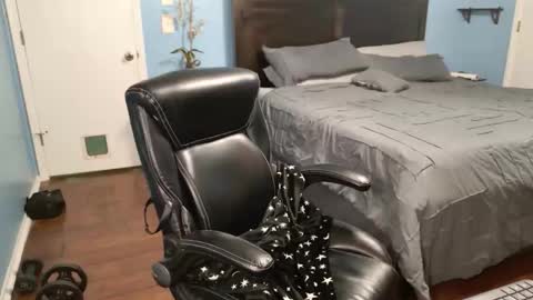 Snapshot of melissacumms chatting on November 23, 1:22 pm Mistress Missy online show from November 23, 1:22 pm