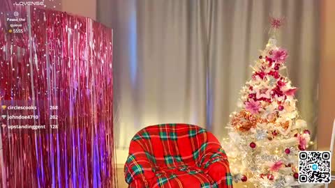 Snapshot of melissaforst chatting on December 11, 5:21 am Melissa online show from December 11, 5:21 am
